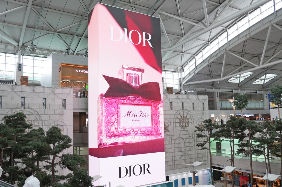 디올, 인천공항 23m 미디어타워서 'Miss Dior' 캠페인 전개